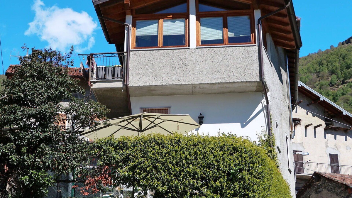 Livo Apartment | Beautiful apartment for 6 people with WIFI, hot tub, TV, terrace and pets allowed