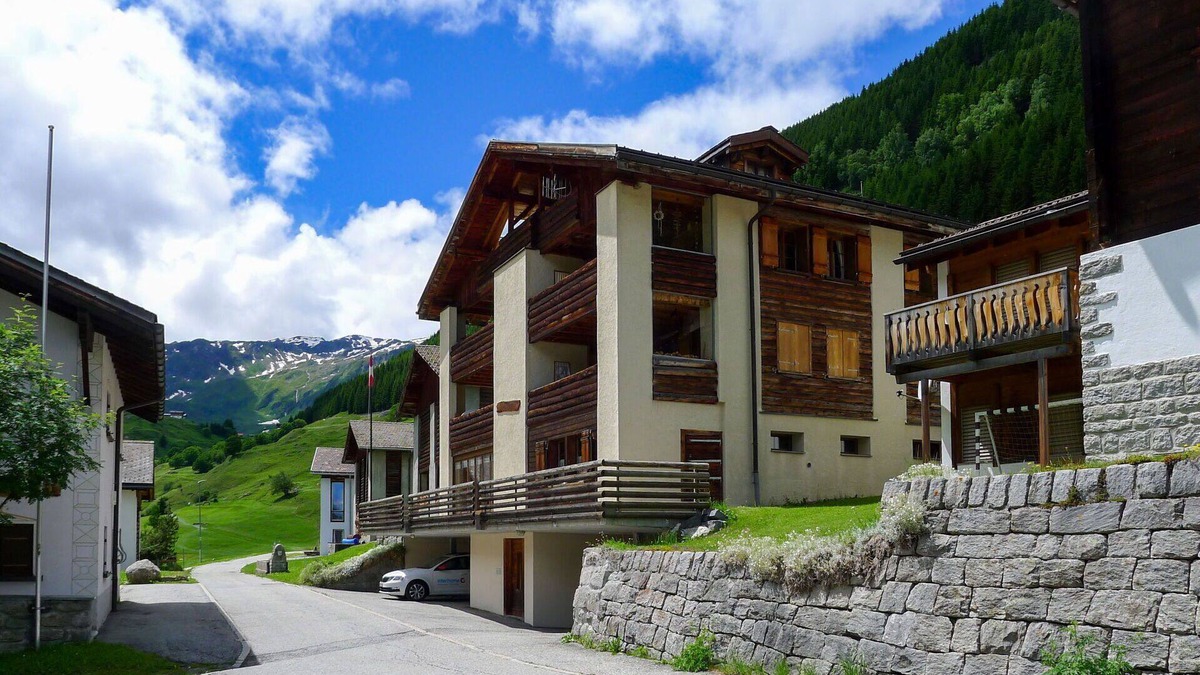 Tujetsch Apartment | Beautiful apartment for 6 guests with WIFI, TV, patio, panoramic view and parking