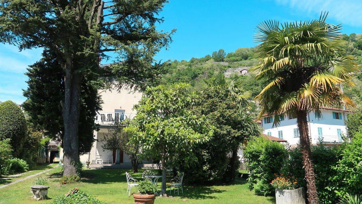 Dongo Apartment | Beautiful apartment for 5 guests with WIFI, TV, patio and parking