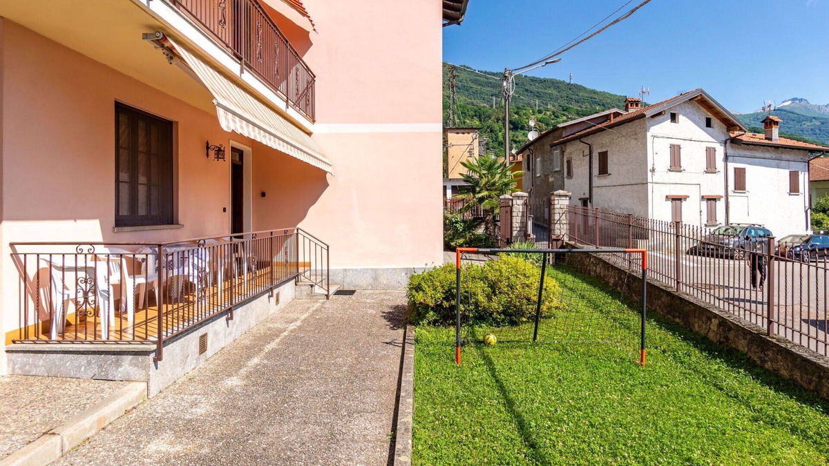 Dongo Apartment | Beautiful apartment for 4 guests with WIFI, TV, patio and parking