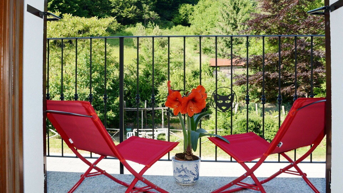 Savona Apartment | Beautiful apartment for 5 people with WIFI, TV, patio, pets allowed, panoramic view and parking