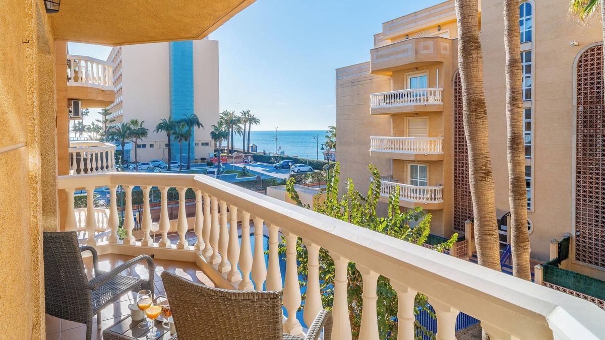 Guadalmar Apartment | Beautiful apartment in front of the sea, wifi, air conditioning, smart TV