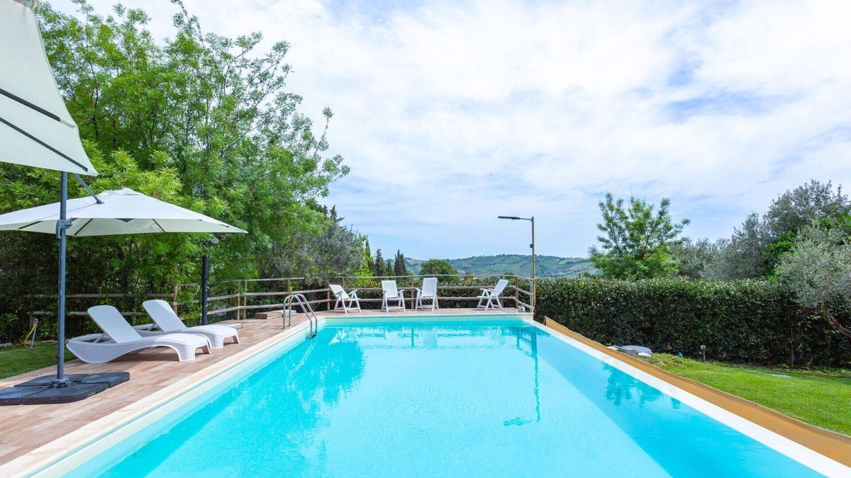 Casalbordino House | Beautiful apartment in villa for 12 people with WIFI, pool, TV, patio, pets allowed and parking