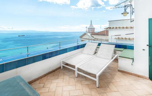 Raito Apartment | Beautiful Apartment In Raito With Wifi