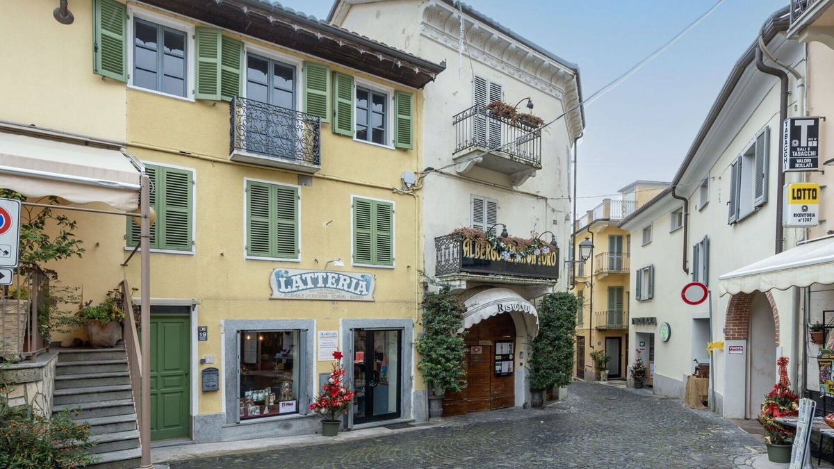 Cocconato Apartment | Beautiful apartment for 4 people with A/C, WIFI, TV, balcony, pets allowed and parking