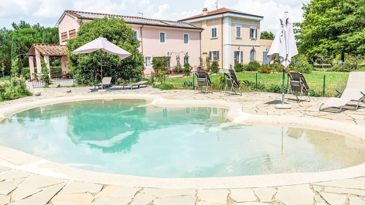 Fucecchio Apartment | Beautiful apartment for 4 guests with A/C, WIFI, pool, balcony, pets allowed and parking