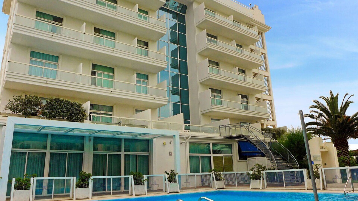 Marina di Vasto Apartment | Beautiful apartment for 4 people with WIFI, A/C, pool, TV, patio and pets allowed