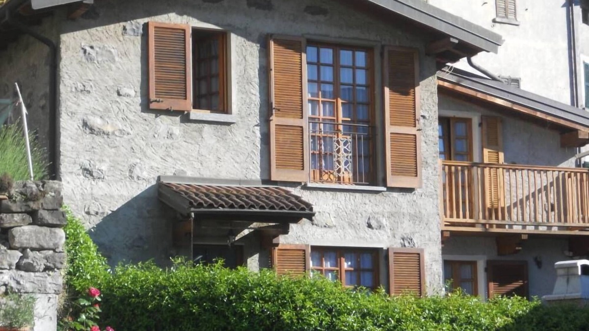 Lezzeno House | Beautiful apartment on Lake Como with private garden and lake view