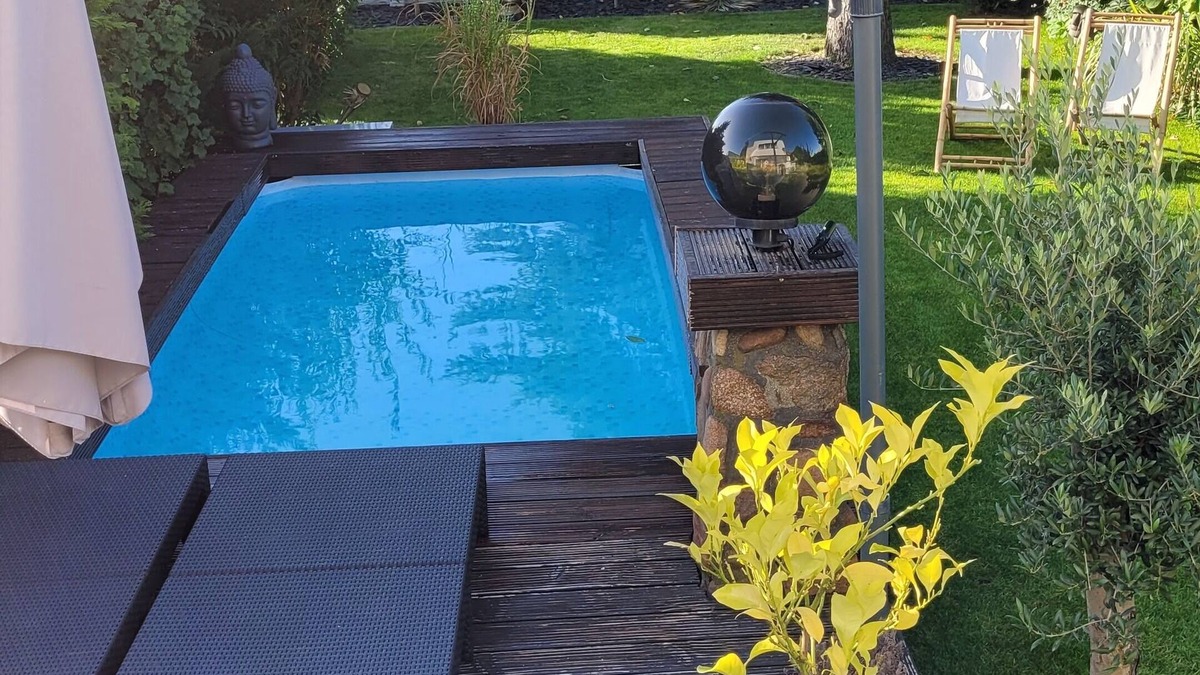 Zorbig Apartment | Beautiful apartment, on the first floor of my own home, with garden access and pool