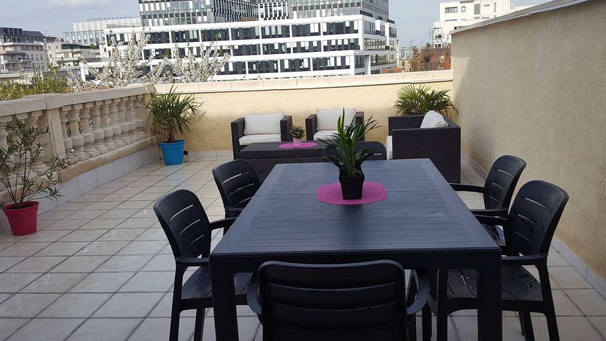 Villejuif Apartment | Beautiful apartment with large terrace