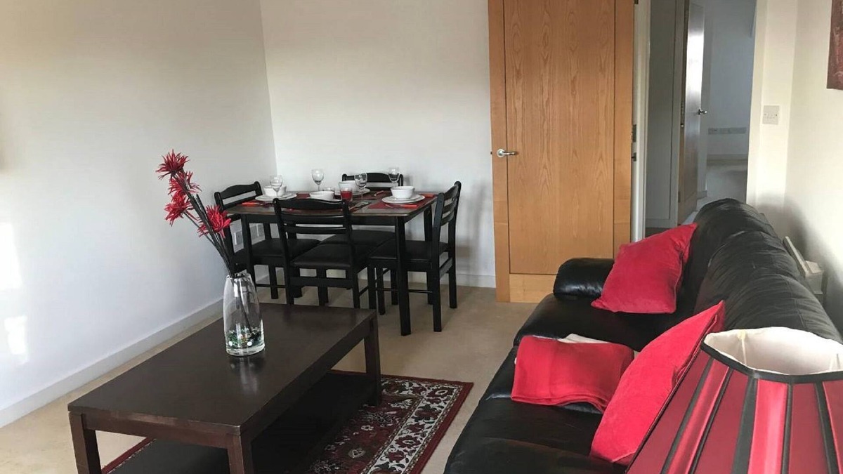 Bracknell Apartment | Beautiful apartment with two bedrooms