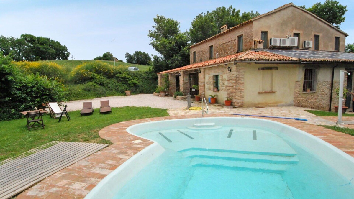 Granarola Apartment | Beautiful apartment with WIFI, pool, A/C, TV, patio, pets allowed, panoramic view and parking