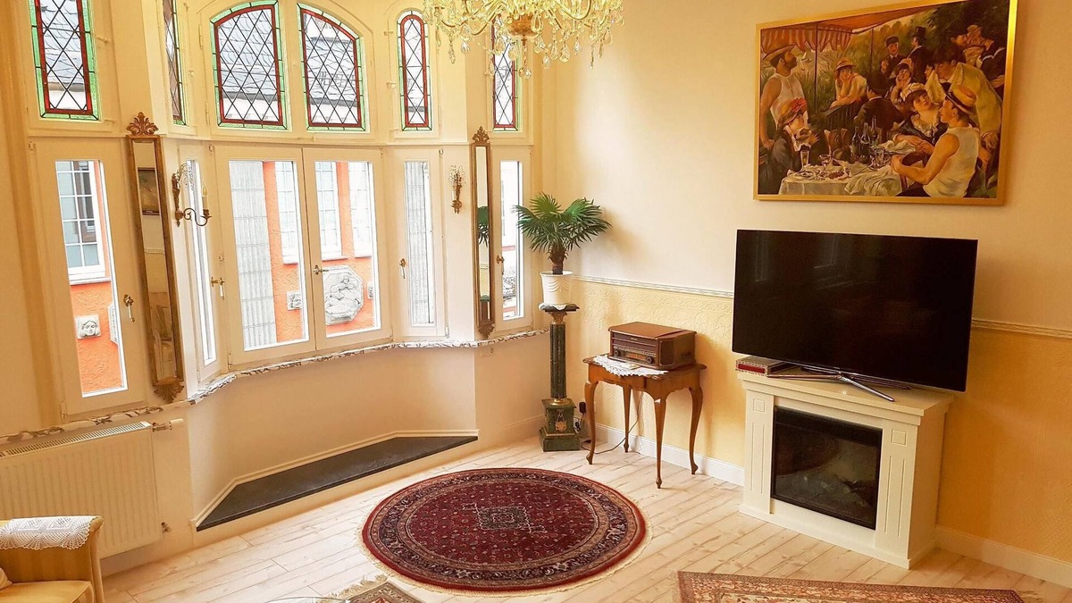 Wetzlar Apartment | Beautiful Art Nouveau apartment in the heart of Wetzlar near Cathedral Square
