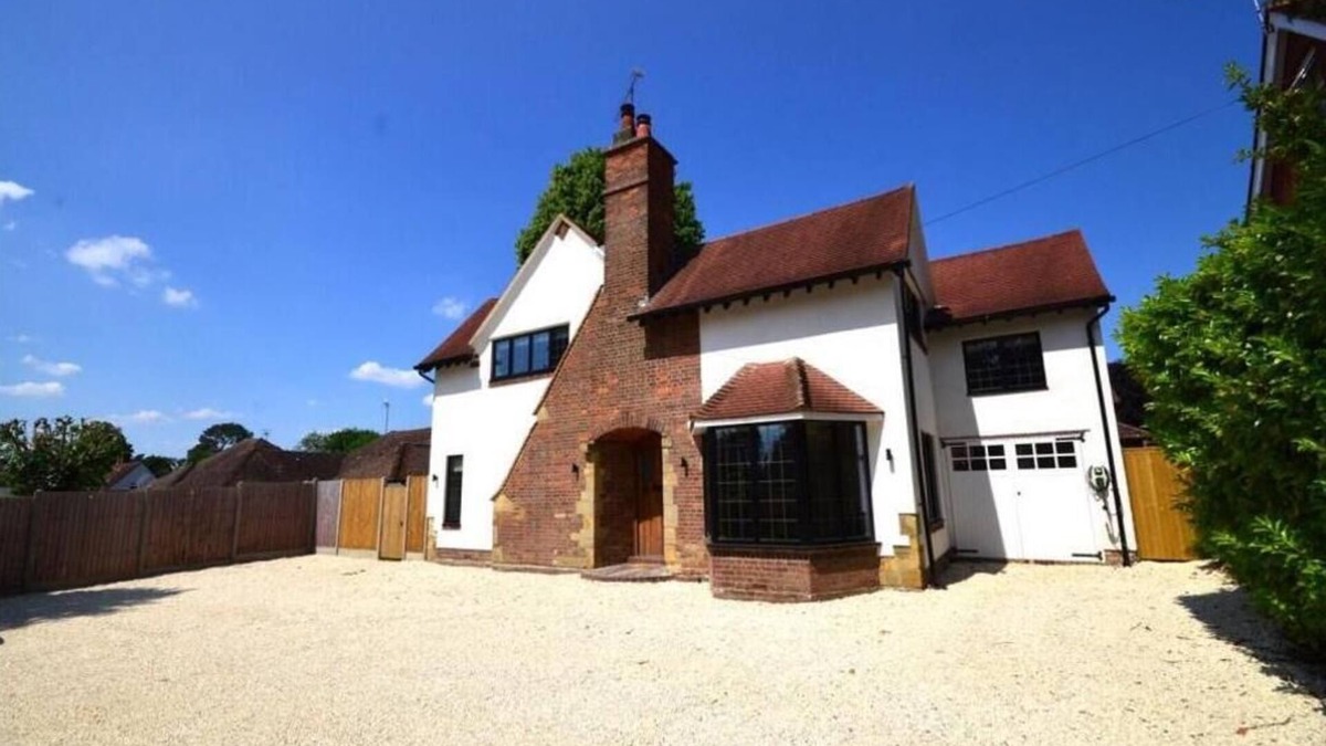 East Grinstead House | Beautiful arts and crafts home.