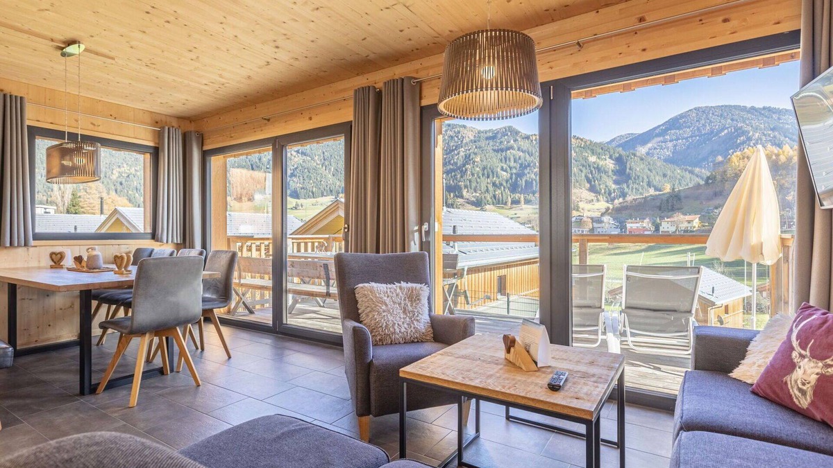 Steinach am Brenner House | Beautiful apartment in villa for 8 people with WIFI, TV, terrace, panoramic view and parking