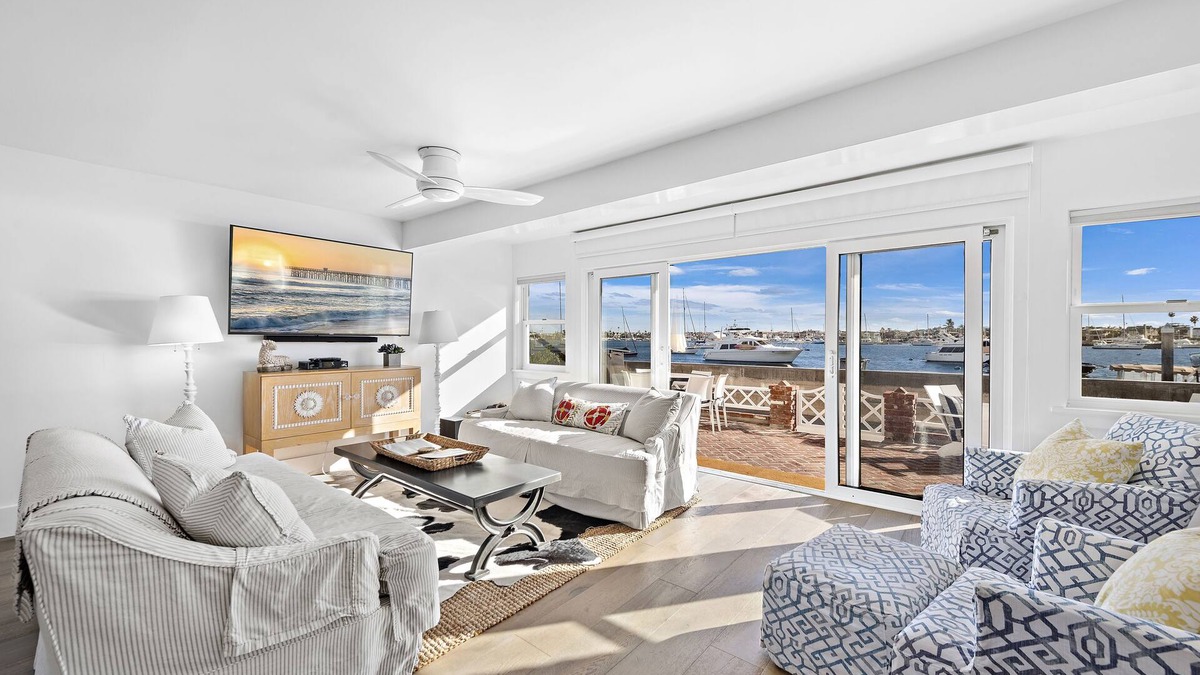 Balboa Island House | Beautiful Balboa Island Bayfront Beach House