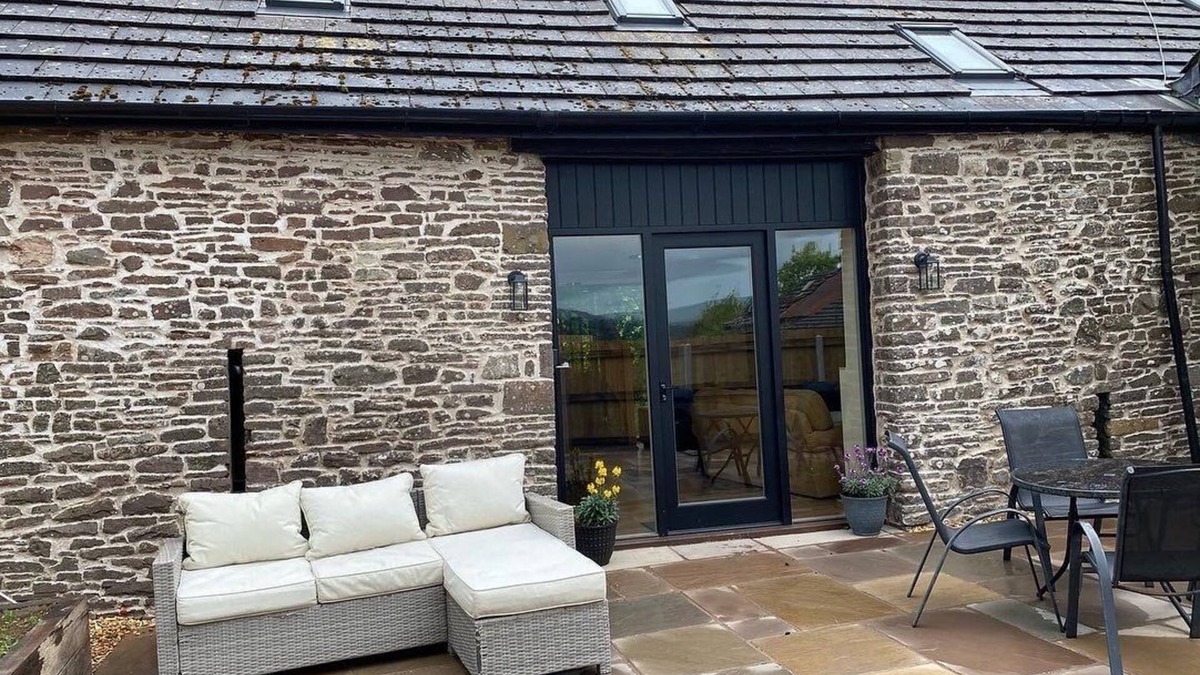 Crickhowell House | Beautiful barn conversion in the heart of the Brecon Beacons