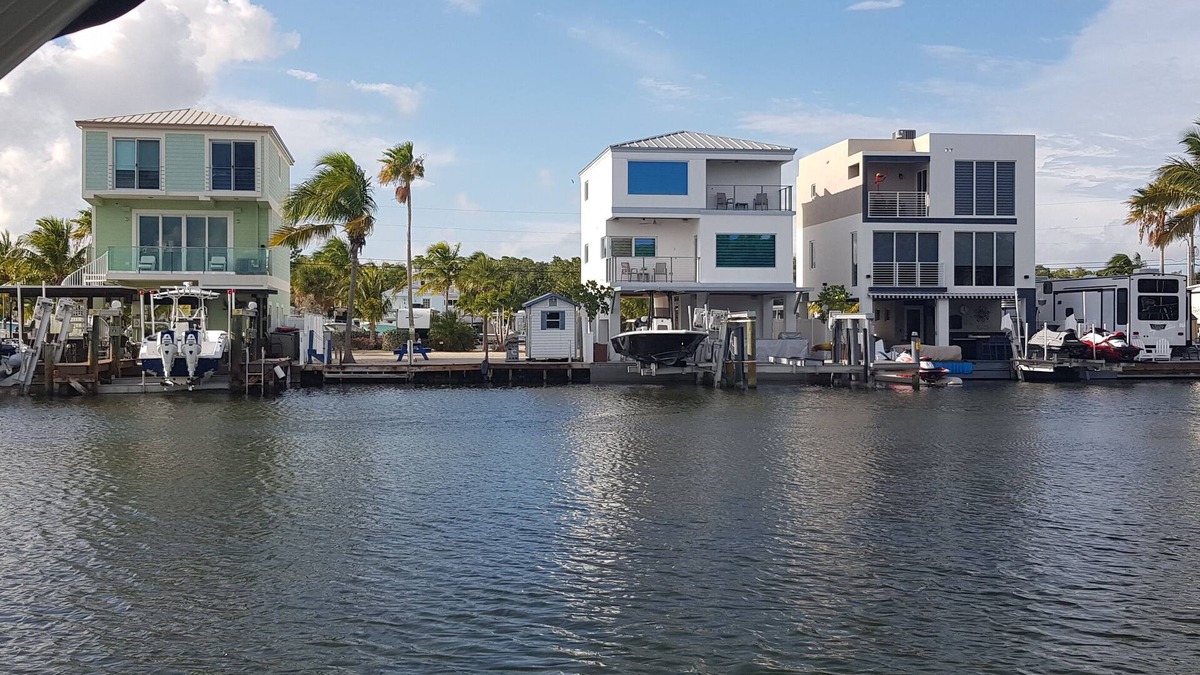 Key Largo RV Rental | Beautiful Bayfront Tropical Oasis