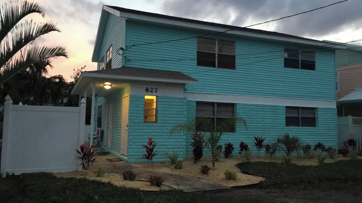 Horton Shores House | Beautiful beach house at walking distance from the Beach and Surf.