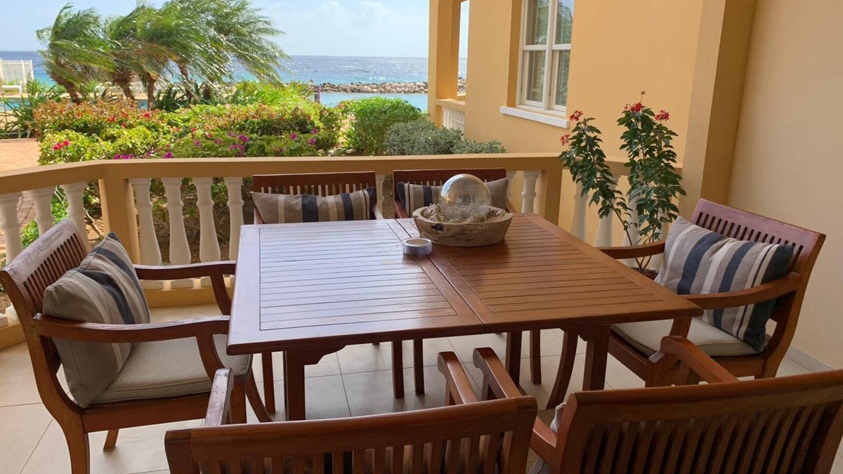Willemstad Apartment | Beautiful beach apartment on ground floor with private beach