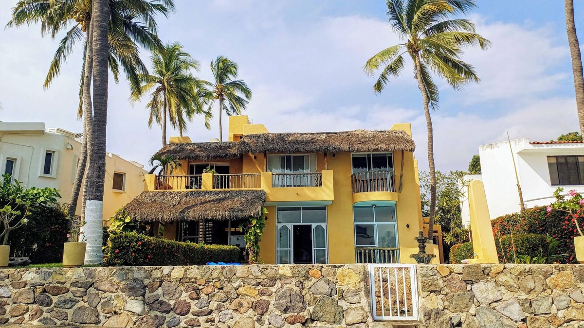 Manzanillo House | BEAUTIFUL BEACH FRONT HOUSE
