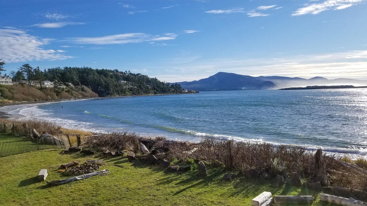 Happy Camp Hideaway House | Beautiful Beach Front home!