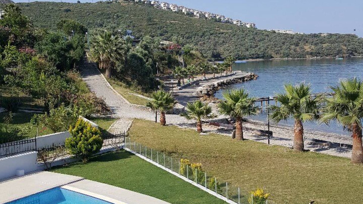 Gulluk Villa | Beautiful Beach front Villa