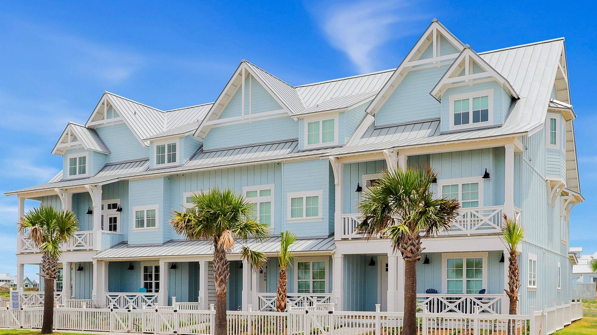 Port Aransas House | Beautiful Beach House w/ game room, pack n play, access to pool, golf, & beach