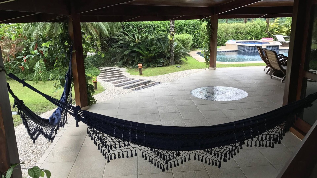 Vista Linda House | BEAUTIFUL BEACH HOME -LAZER COMFORT AND SAFETY IN CLOSED CONDO -HANGA ROA
