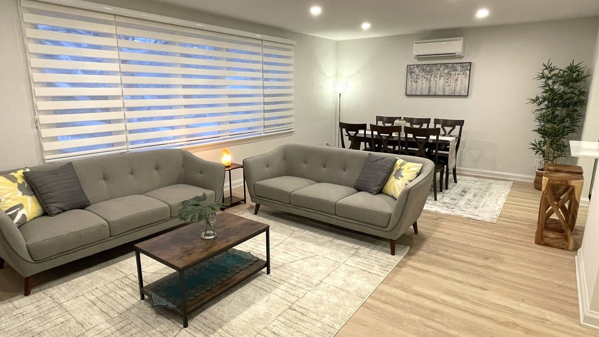 Westboro Apartment | Beautiful Beach House in Trendy Neighbourhood