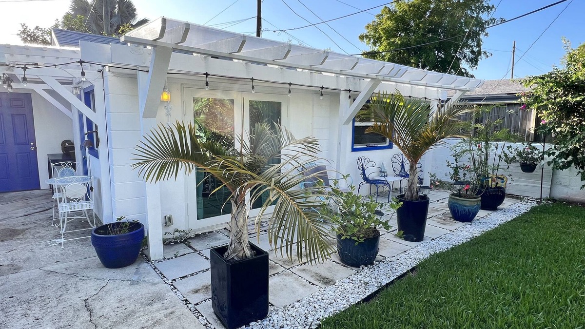 Palm Beach - West Palm Beach Cottage | Beautiful beach inspired cottage@Old Northwood 10min to PBI, beach, downtown WPB