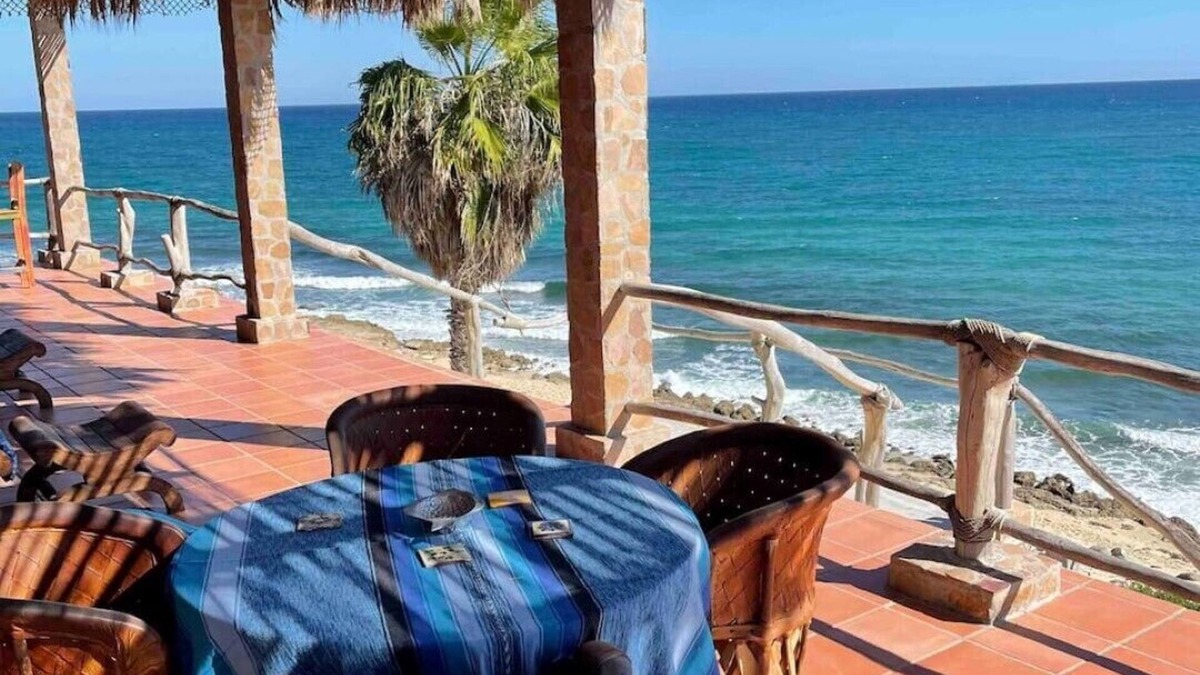 Buenavista Villa | Beautiful Beachfront Hacienda