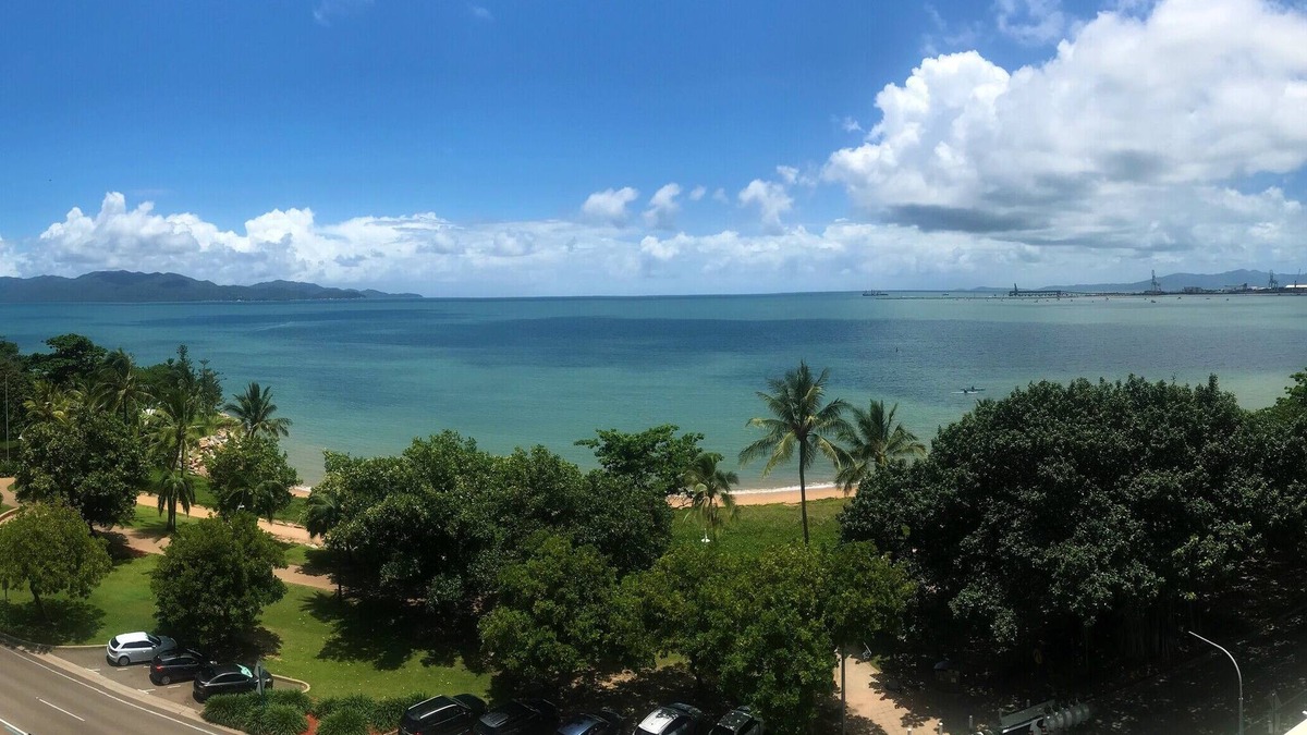 North Ward Apartment | Beautiful Beachfront location.