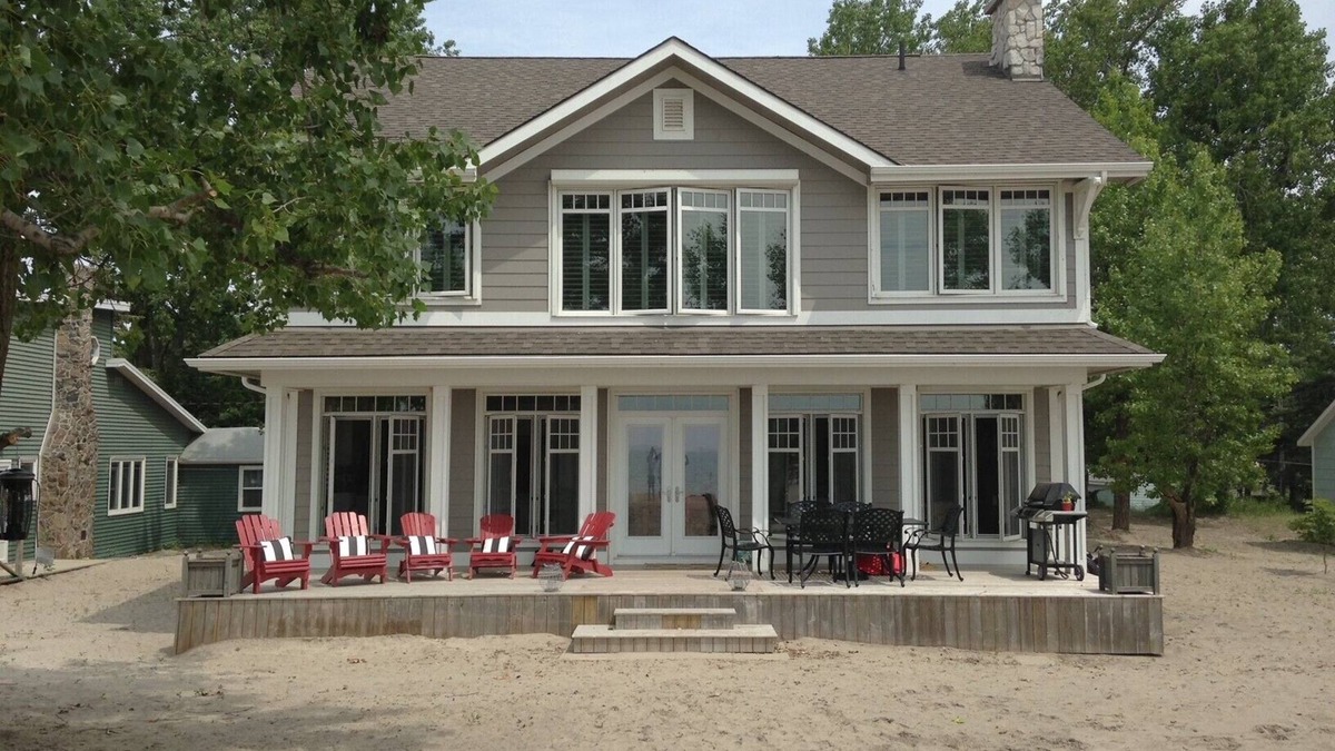Long Point Cottage | Beautiful Beachfront Family Cottage
