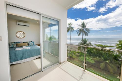 Bejuco Apartment | Beautiful Beachfront Condo, Amazing Pool