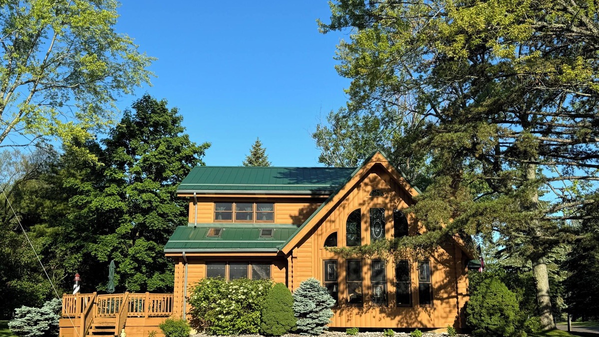 Oscoda House | Beautiful Beachfront Custom Log Cabin on Lake Huron