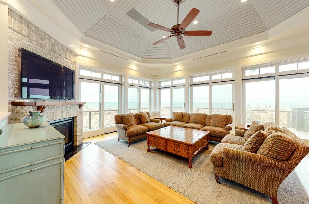 Wellfleet House | Beautiful Beachfront Five Bedroom Home
