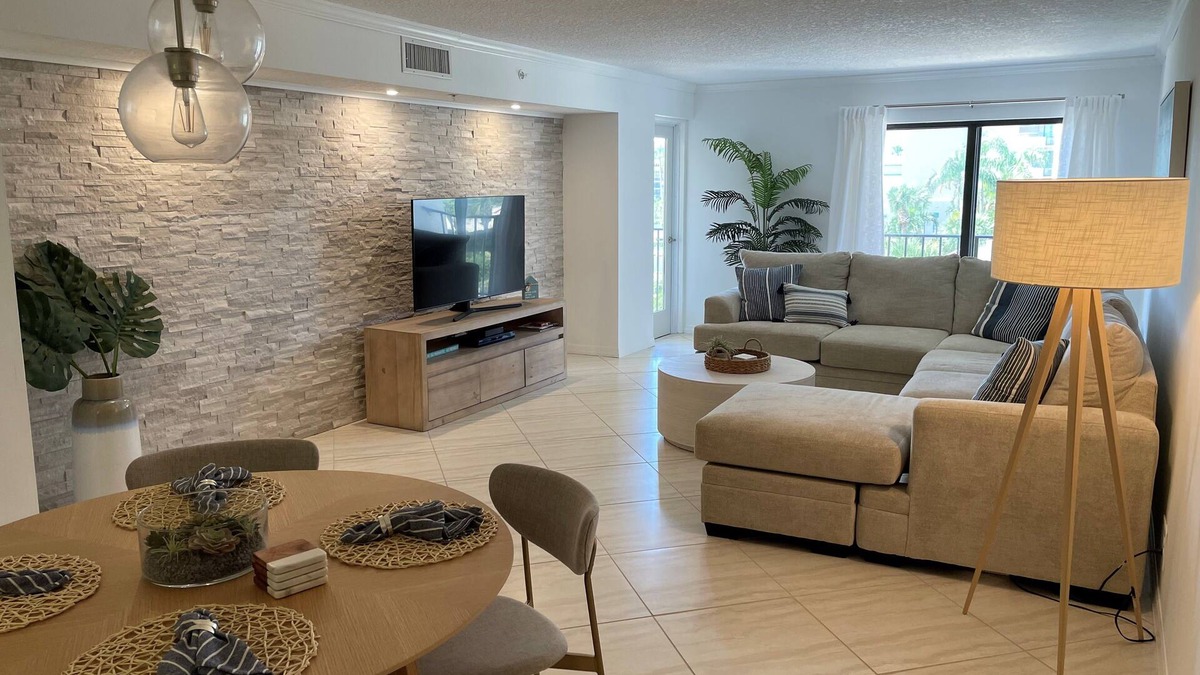Sand Key Condo | Beautiful Beachfront Sand Key 2 Bedroom Condo