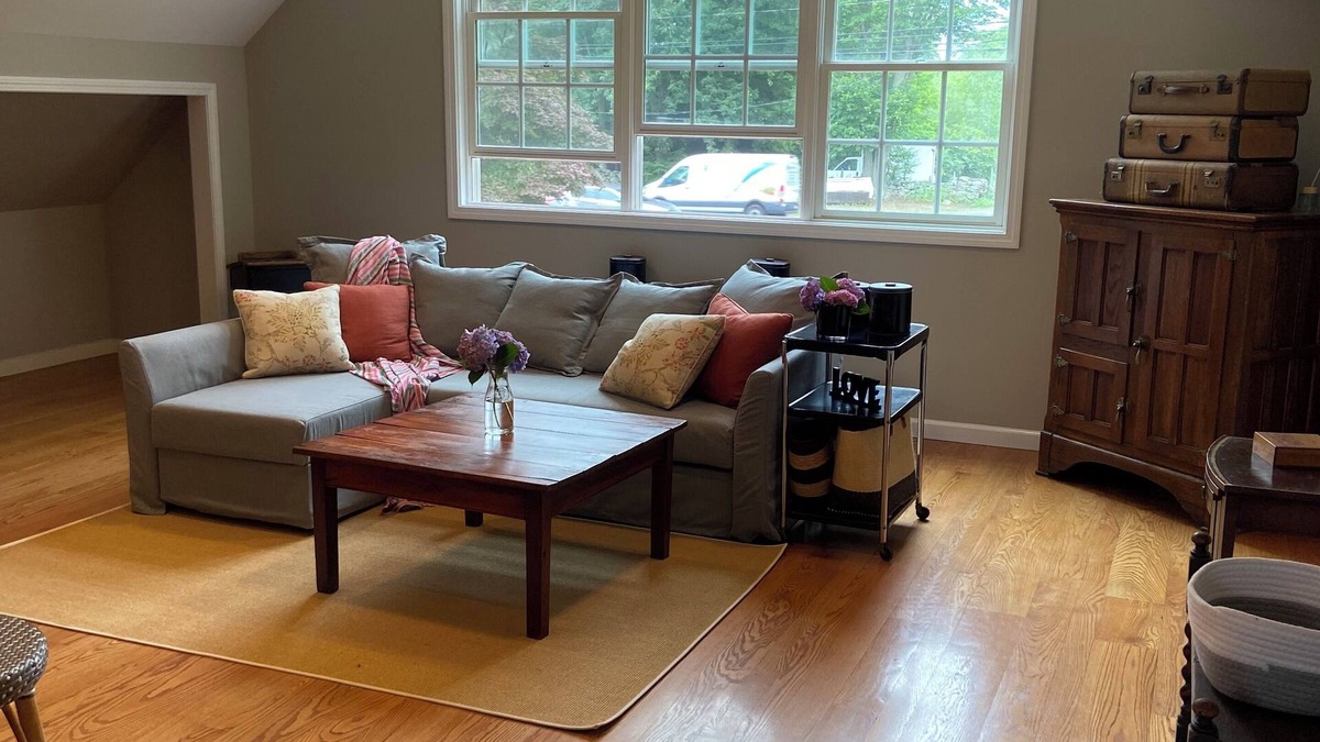 Madison Center Apartment | Beautiful Beachy Guesthouse, Antiques & Charm, 5 Min to Beach & Town