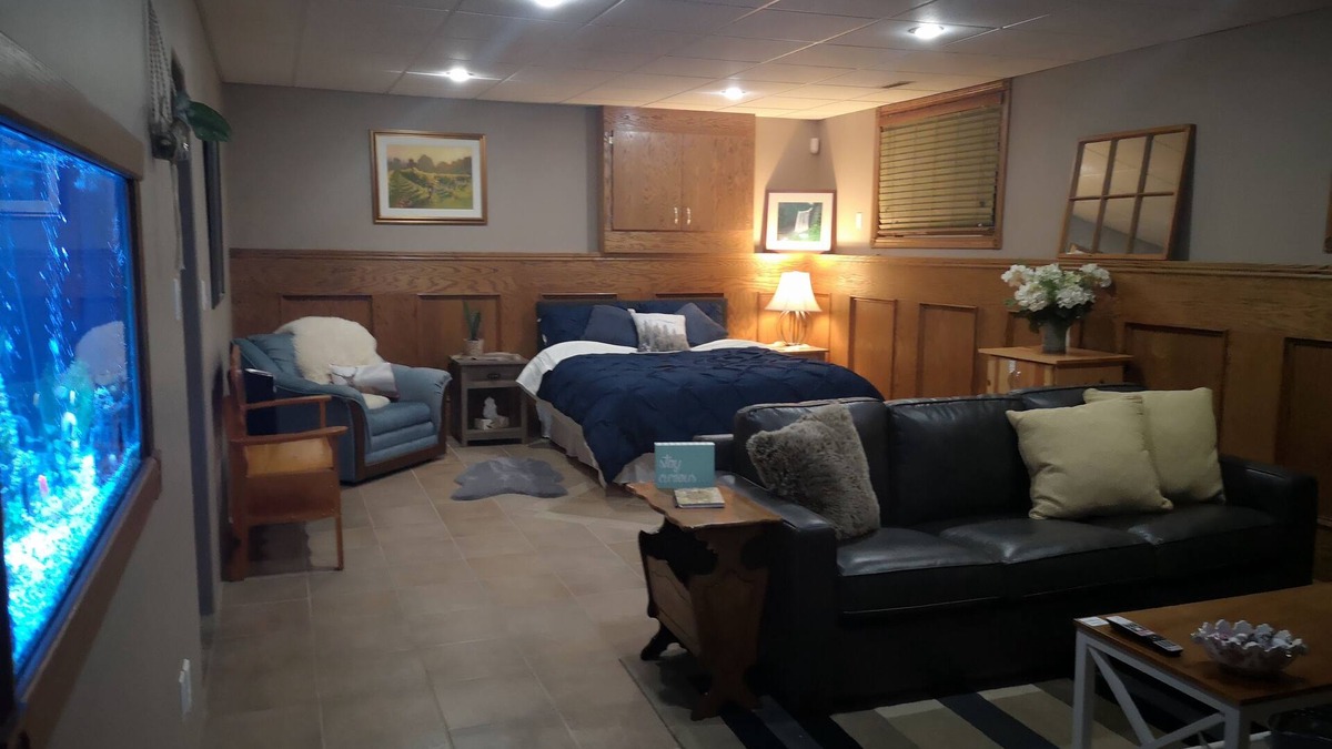 Georgian Bluffs House | Beautiful bed and breakfast in the quaint country