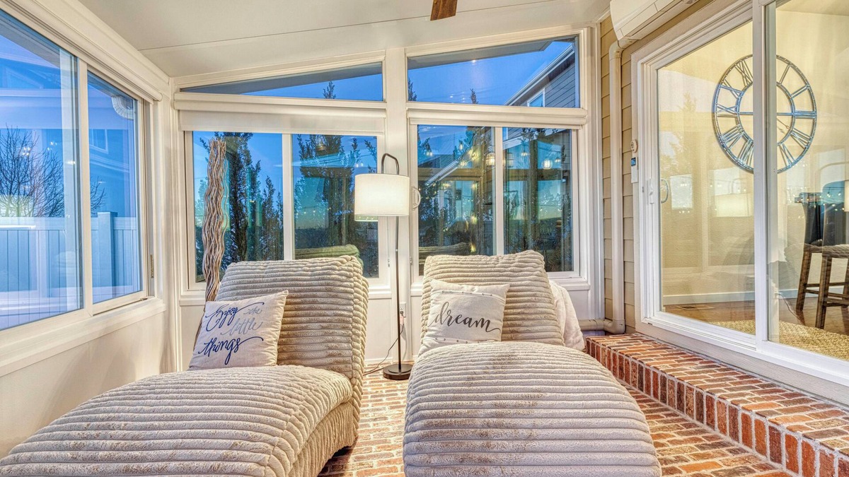 Loveland House | Beautiful Berthoud home, gorgeous mountain views, hot tub, & firepit.