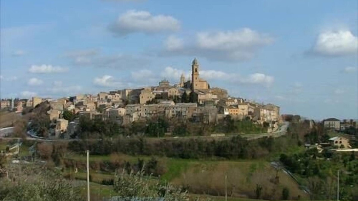 Morrovalle Apartment | Beautiful Big Bright apartment in Marche hills