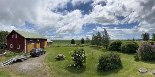 Vaasa House | Beautiful Big Farm House with Spectacular Meteor Site View