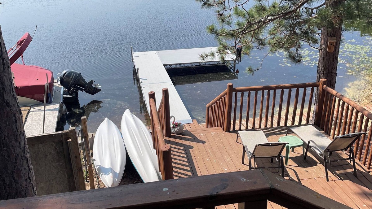 Hawks Cabin | Beautiful bird watcher’s paradise in Northeast Michigan on lovely Lake May.