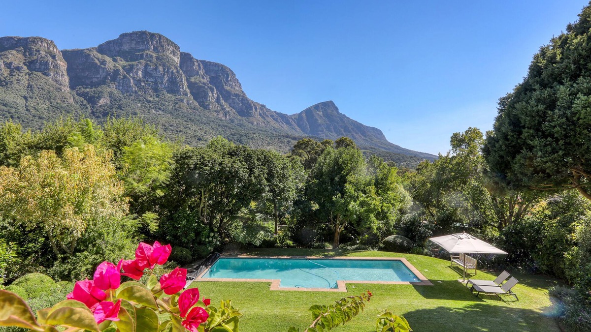 Newlands Villa | Beautiful Bishopscourt home with mountain views
