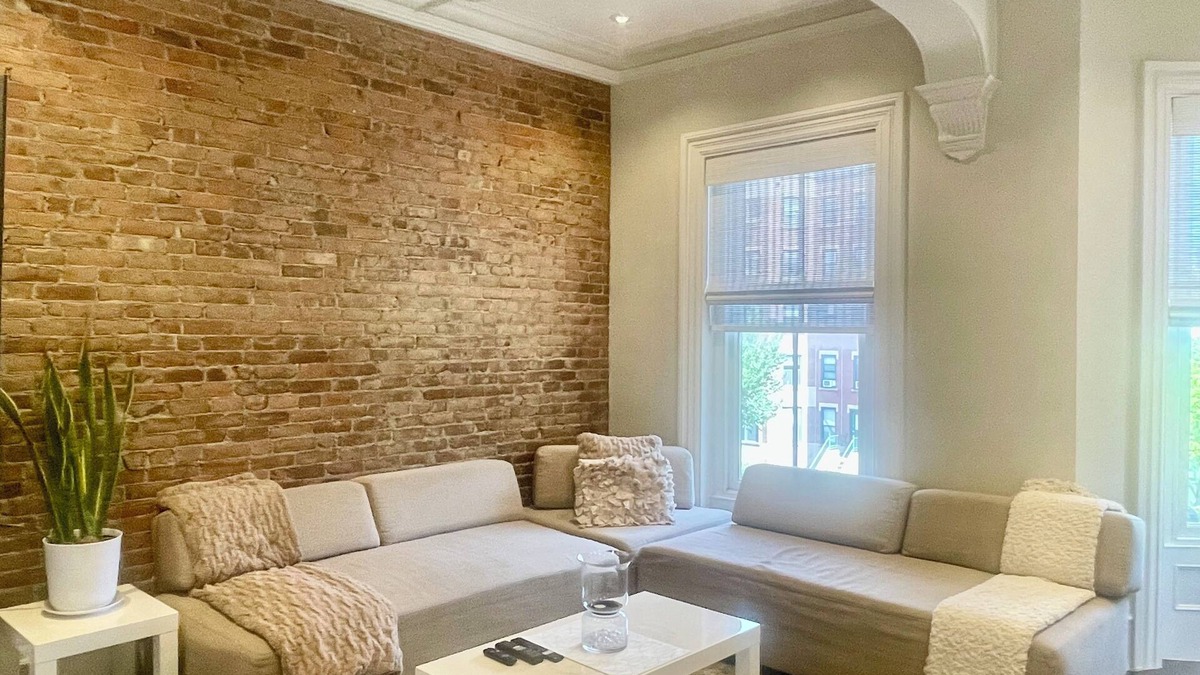 Columbus Apartment | Beautiful Boston Brownstone!