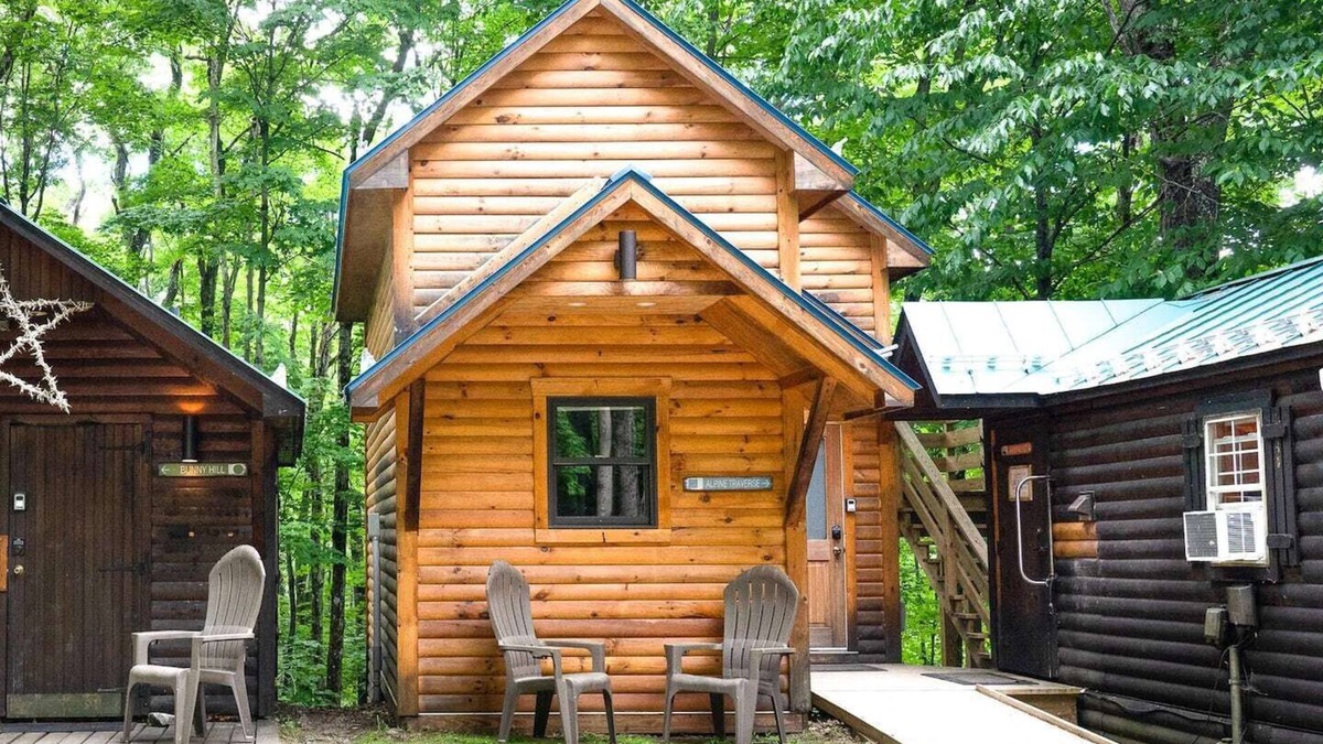 Warren Cabin | Beautiful brand new cabin one minute from Sugarbush Resort