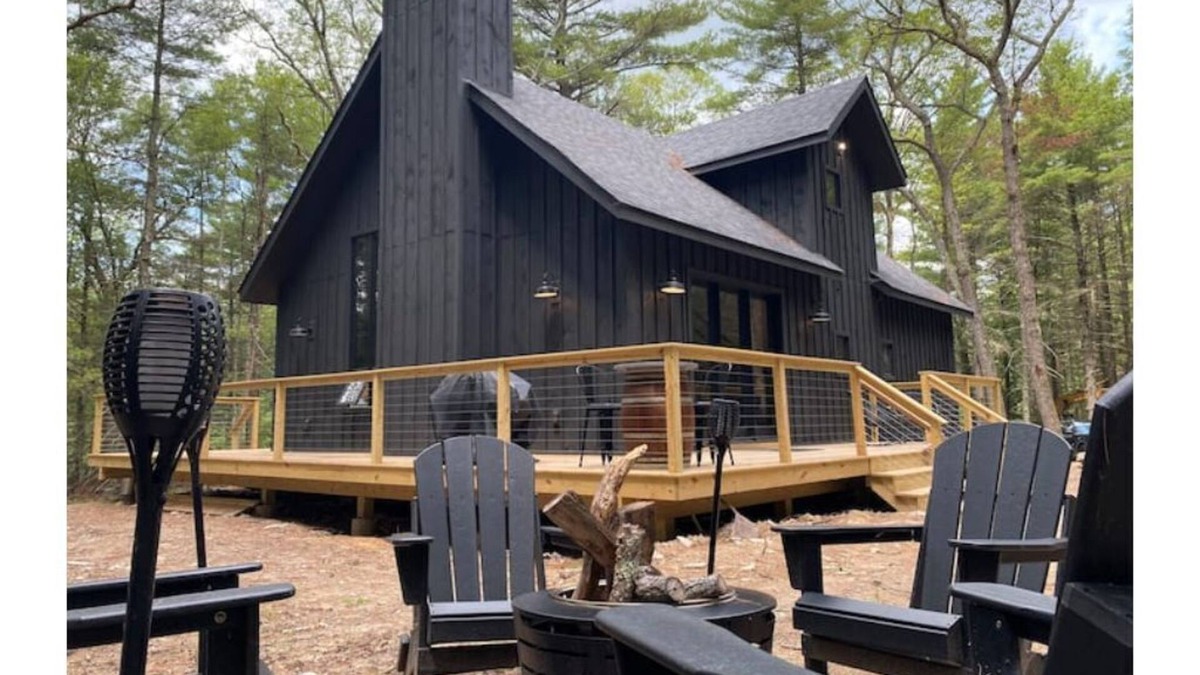 Town of Lumberland House | Beautiful brand-new home and with Hot Tub in the heart of the Catskills!