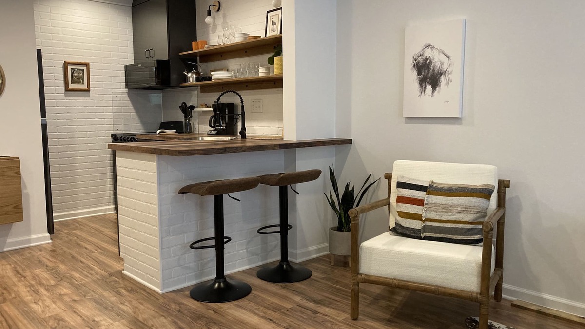 Daphne Condo | Beautiful Brand-New Interior