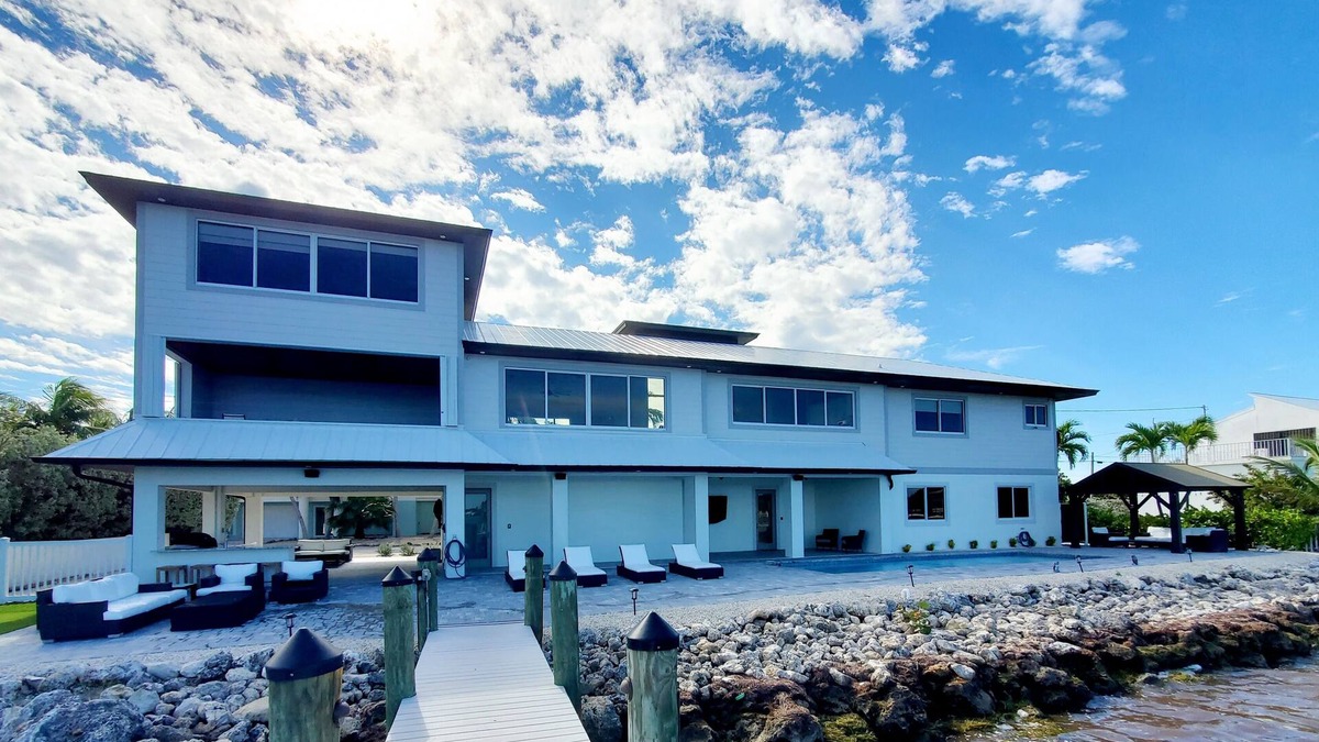 Marathon House | Beautiful brand new oceanfront 4/4 home with private pool and dockage.